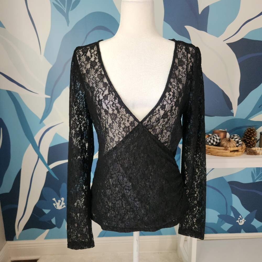 Victoria's Secret lace top size 8